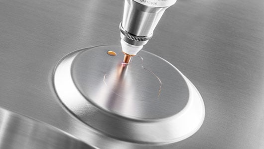 Ajustement automatique de la focalisation pour la découpe laser 3D