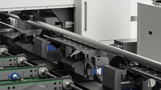 Gabarits intelligents pour soutenir les profilés métalliques pendant le déchargement.