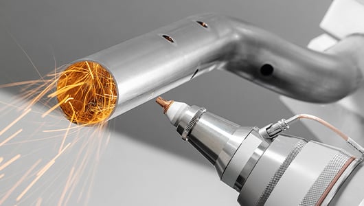 Perçage d'un tube avec découpe laser à 5 axes