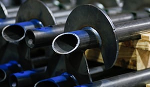Behlen MFG - Automatisation sophistiquée pour l'usinage de tubes en acier